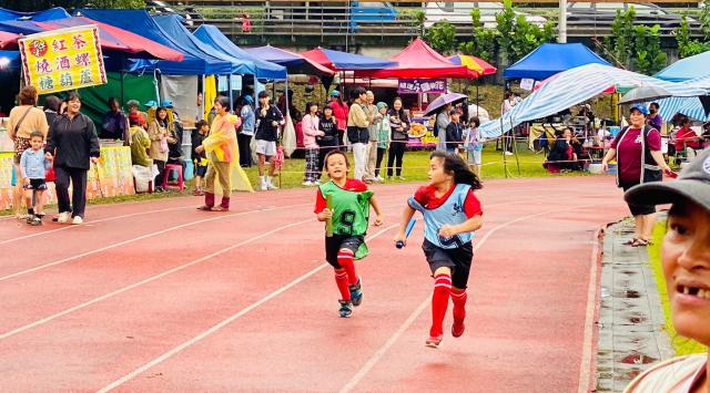https://www.fusps.hlc.edu.tw/uploads/tadgallery/2023_10_31/21330_LINE_ALBUM_1021028百年校慶運動會_231031_20.jpg 