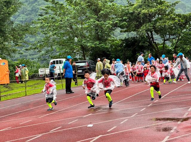 https://www.fusps.hlc.edu.tw/uploads/tadgallery/2023_10_31/21530_LINE_ALBUM_1021028百年校慶運動會_231031_220.jpg 